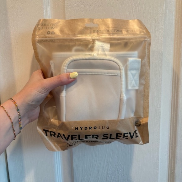 Brand New Cream Hydrojug Traveler Sleeve - Picture 1 of 7
